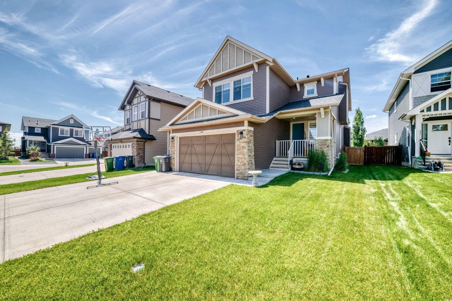 145 Kinniburgh Gardens 