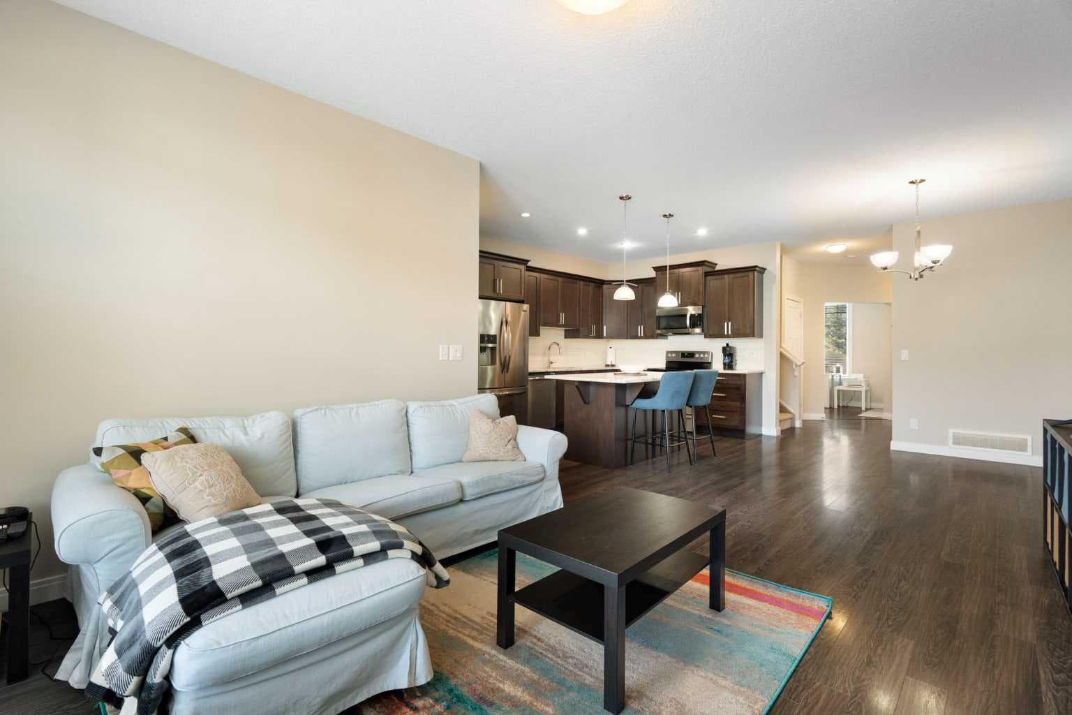 214 Cooperswood Green SW