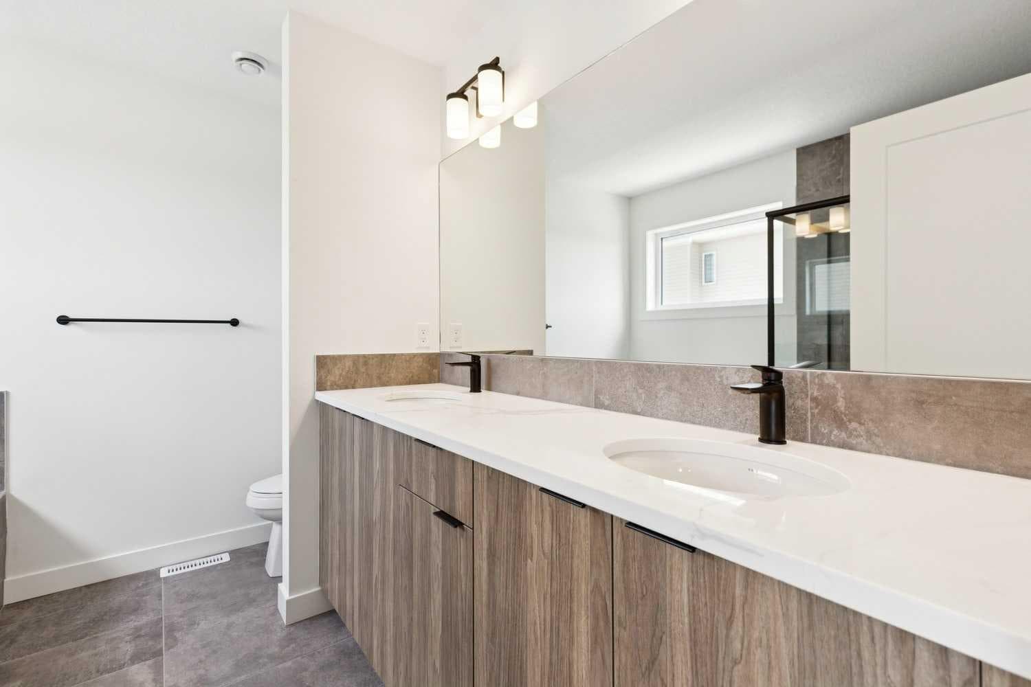 89 Heritage Park 