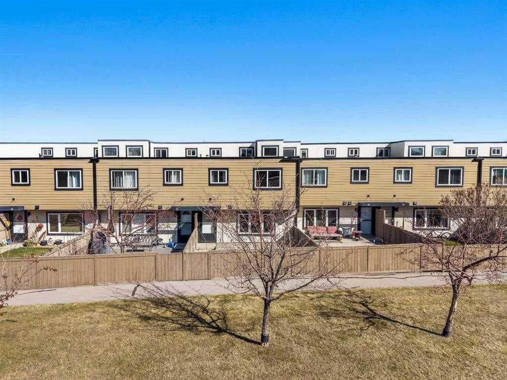 41, 3809 45 Street SW