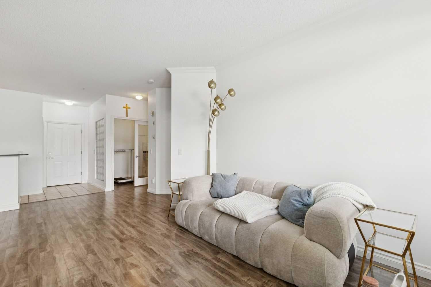 2126, 1010 Arbour Lake Road NW
