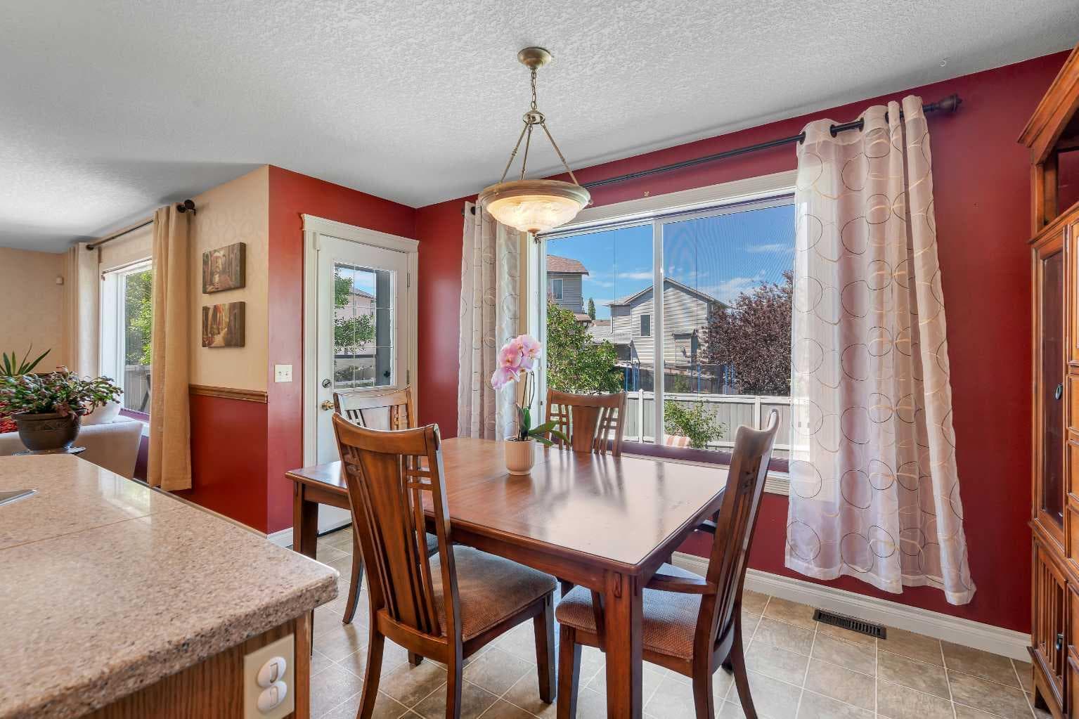 84 Willowbrook Crescent NW