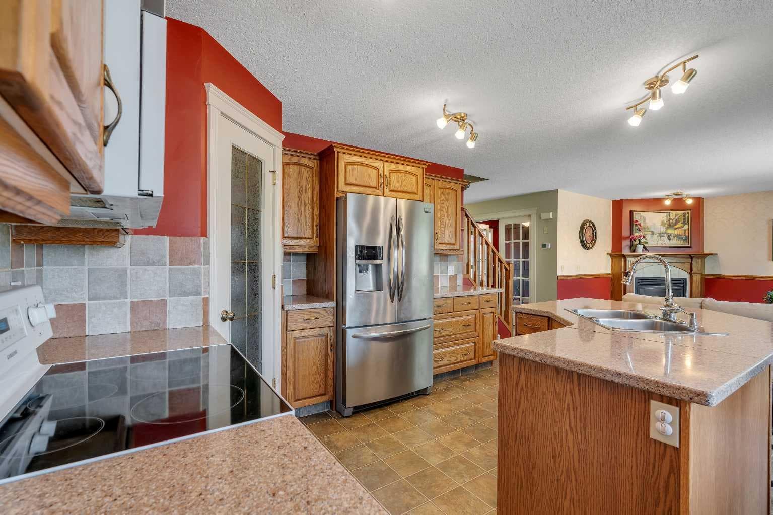 84 Willowbrook Crescent NW
