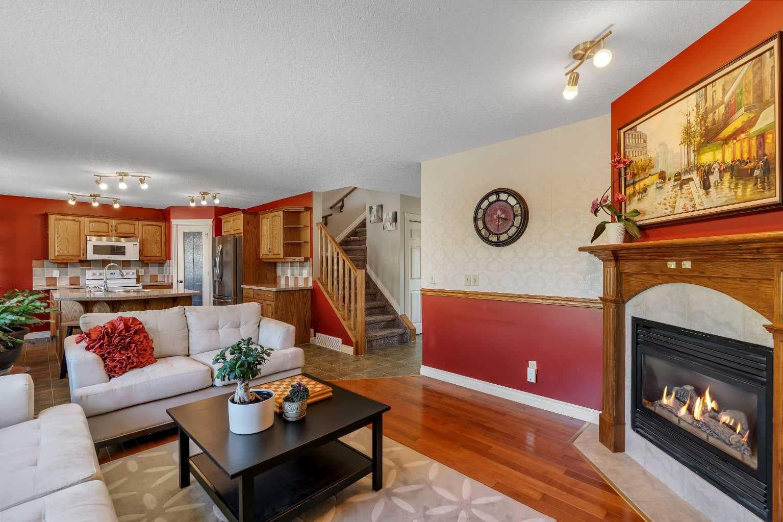 84 Willowbrook Crescent NW
