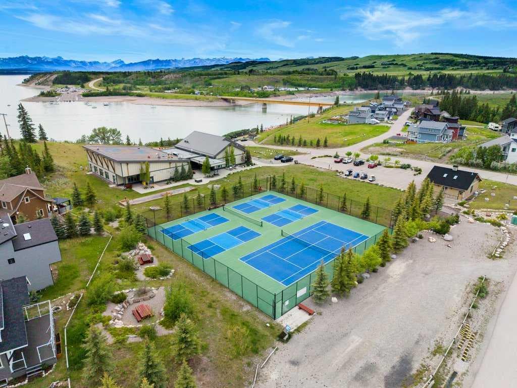 224 Cottageclub Crescent 