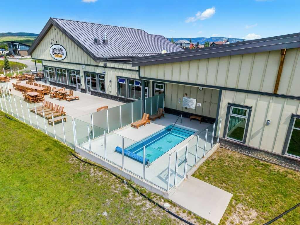 224 Cottageclub Crescent 