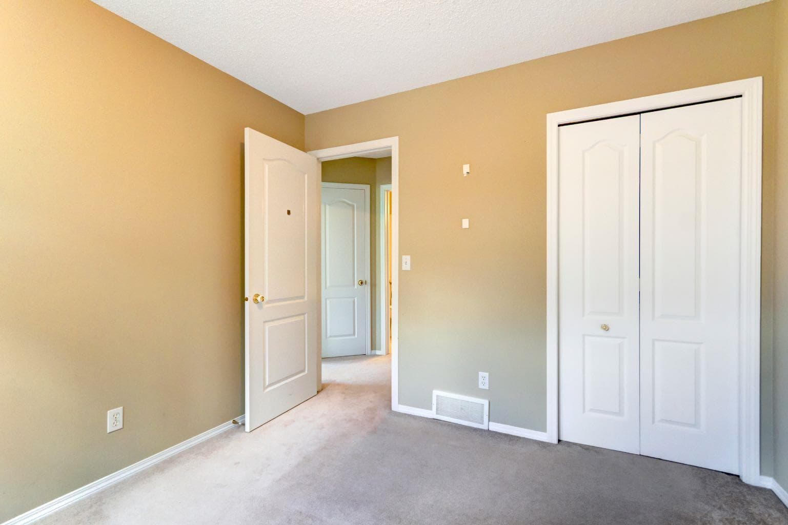 3, 823 Wilson Way 