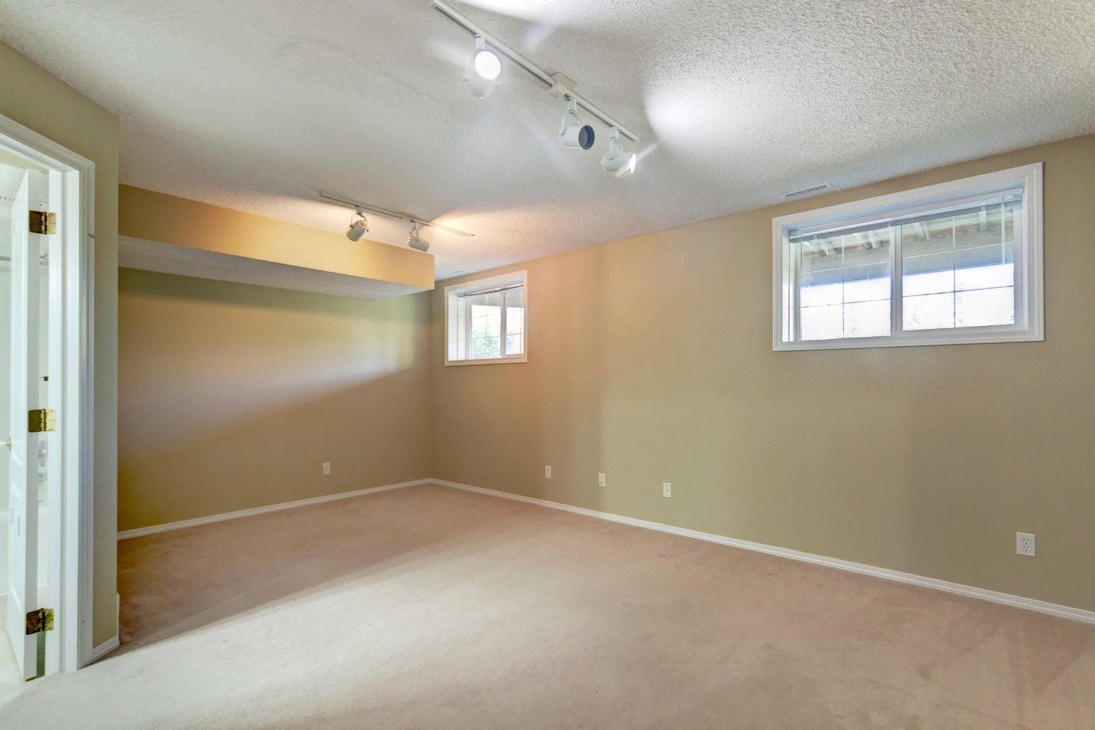 3, 823 Wilson Way 