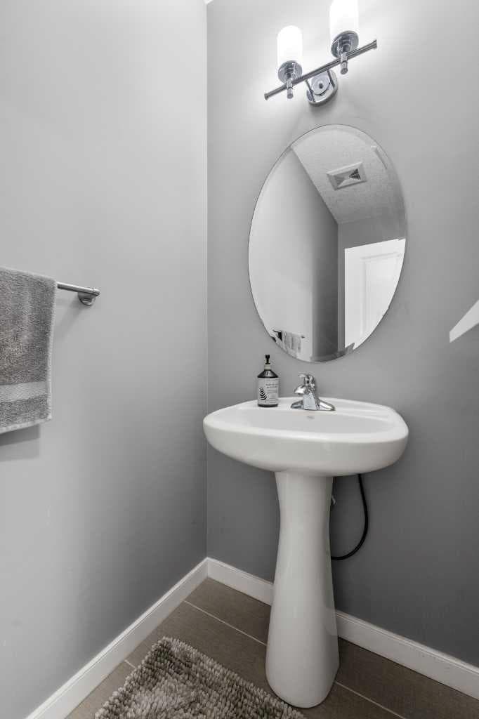 26 Walden Court SE