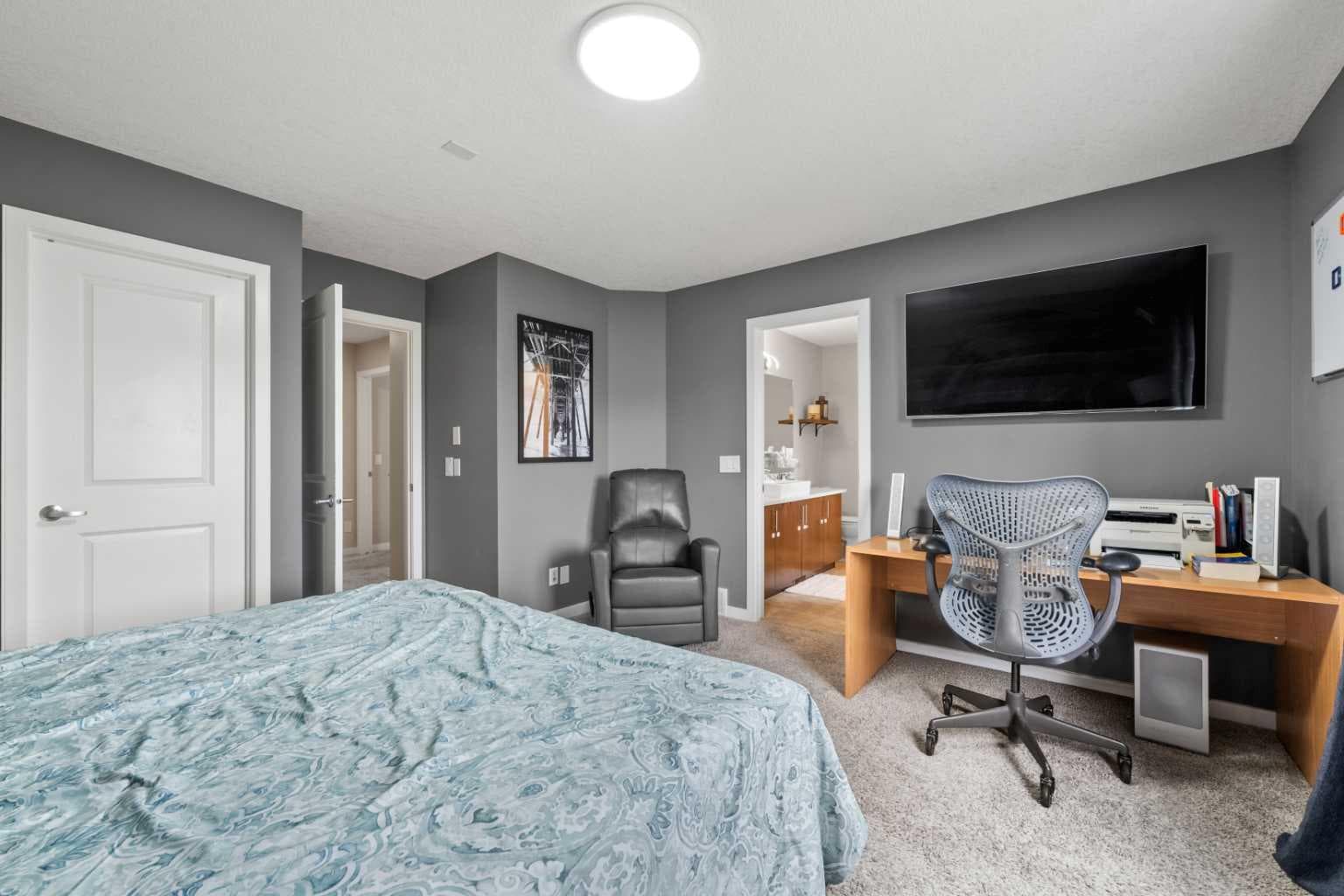 26 Walden Court SE