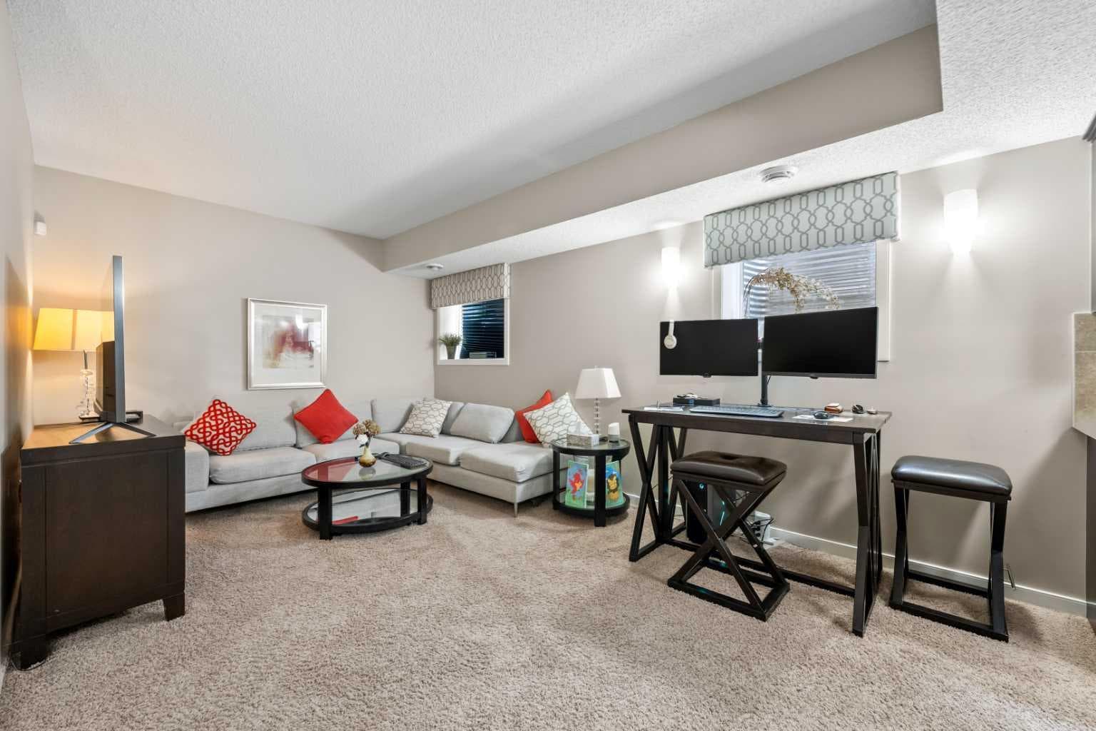 26 Walden Court SE