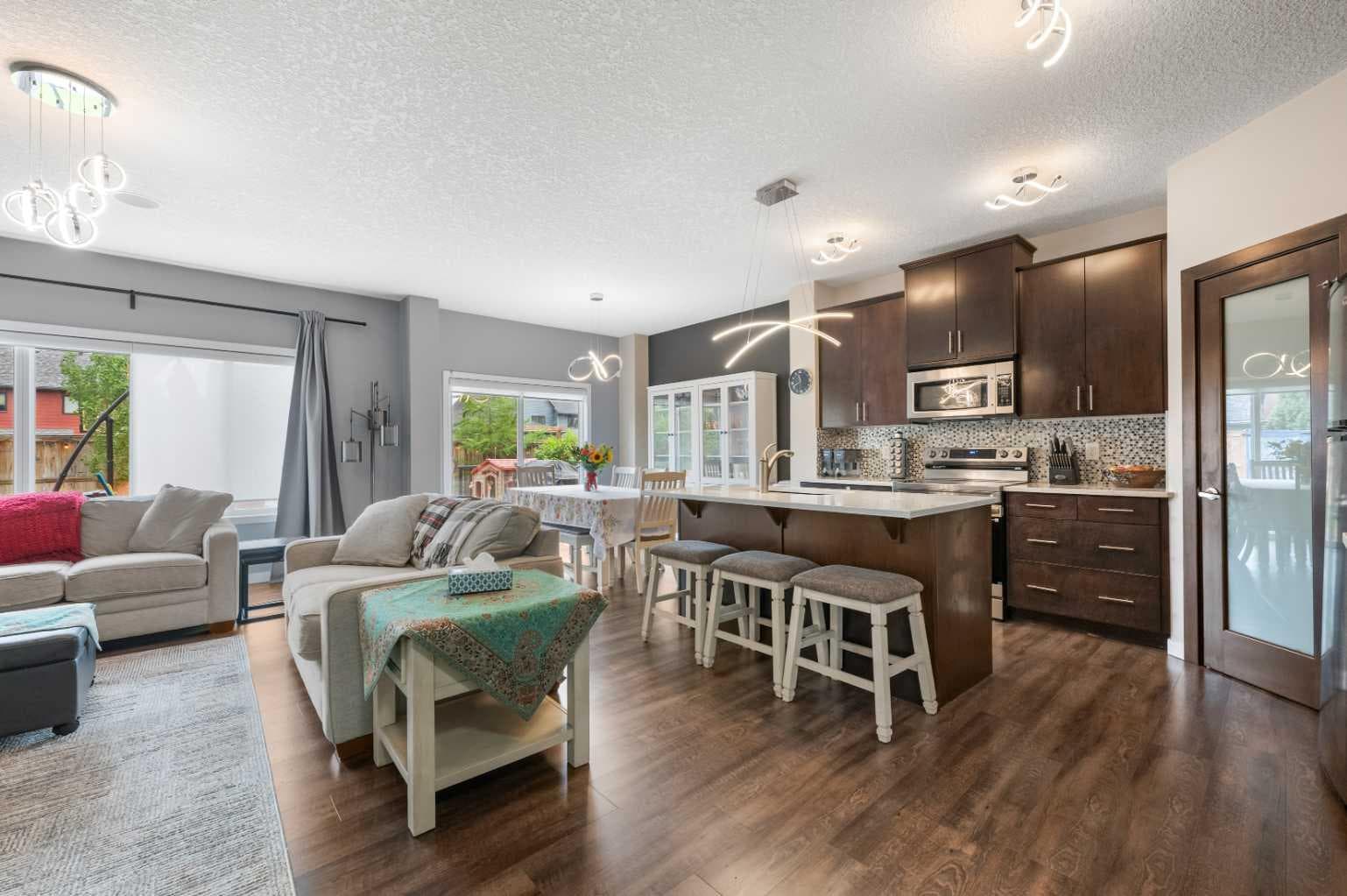 26 Walden Court SE