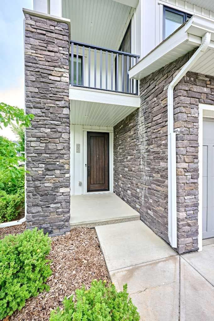 102 Crestridge Common SW