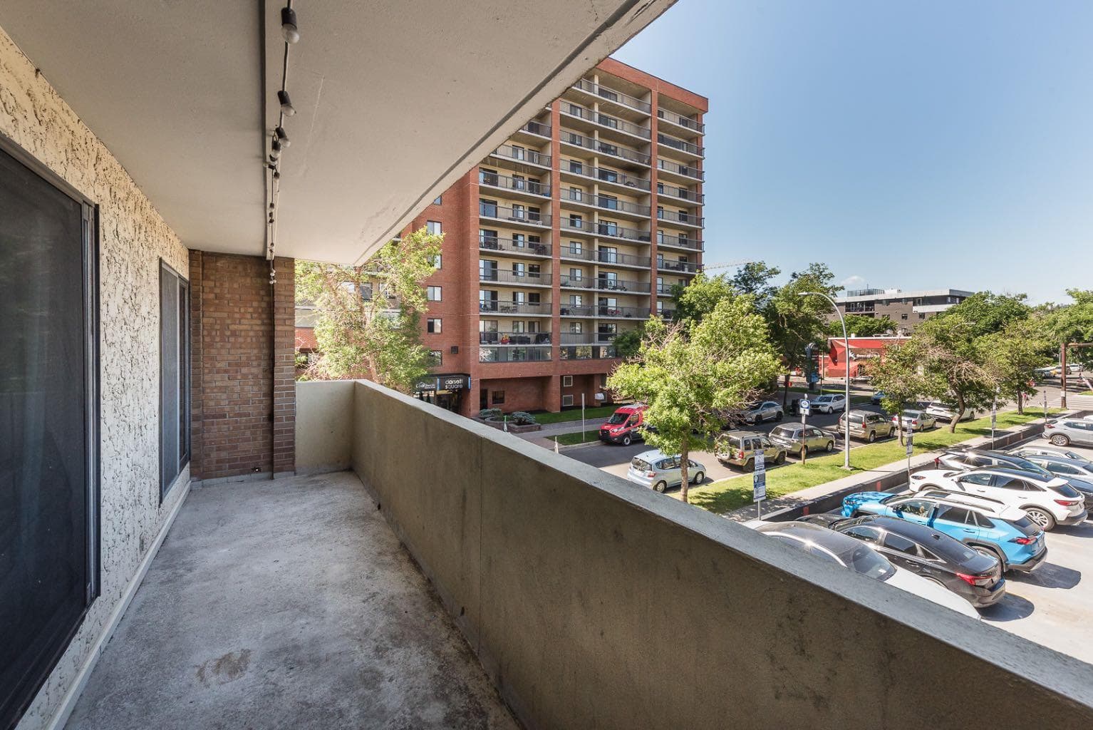 207, 1330 15 Avenue SW