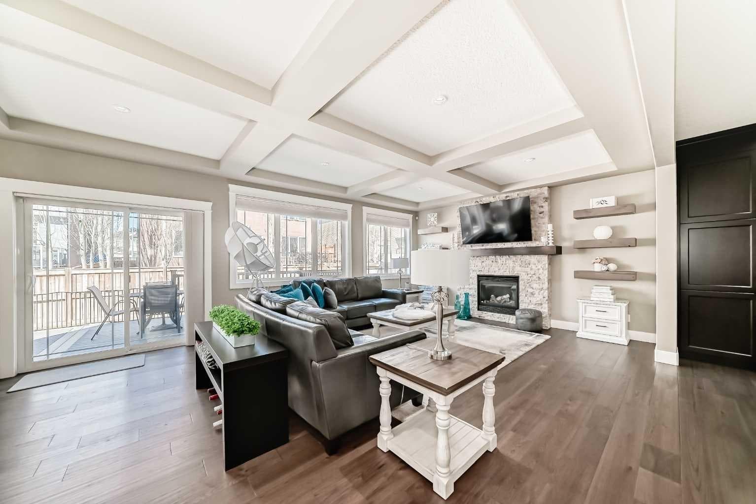 120 KINNIBURGH Circle 