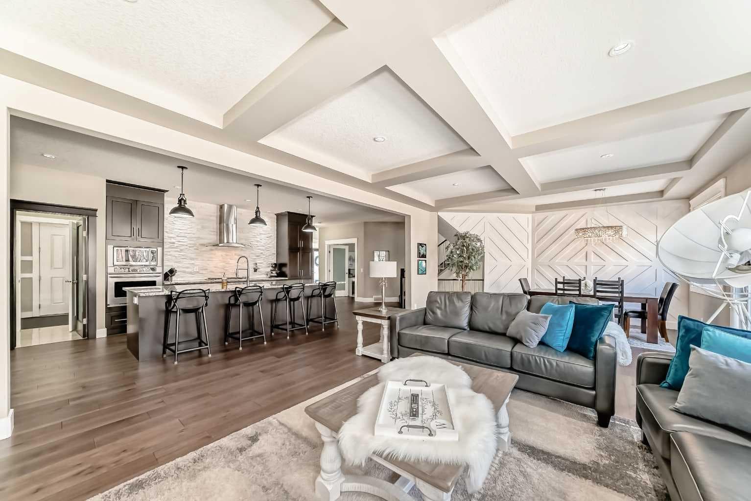120 KINNIBURGH Circle 