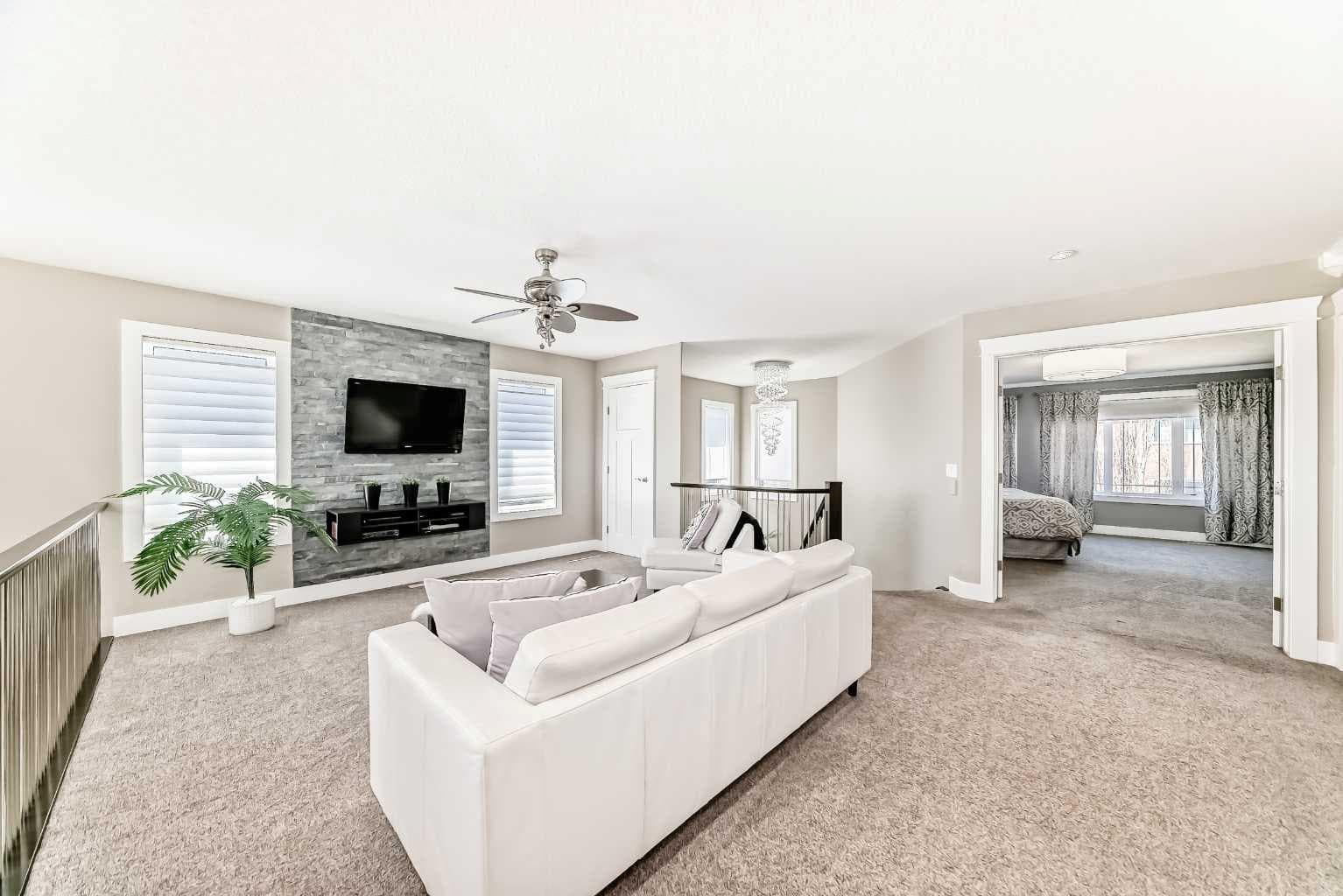 120 KINNIBURGH Circle 