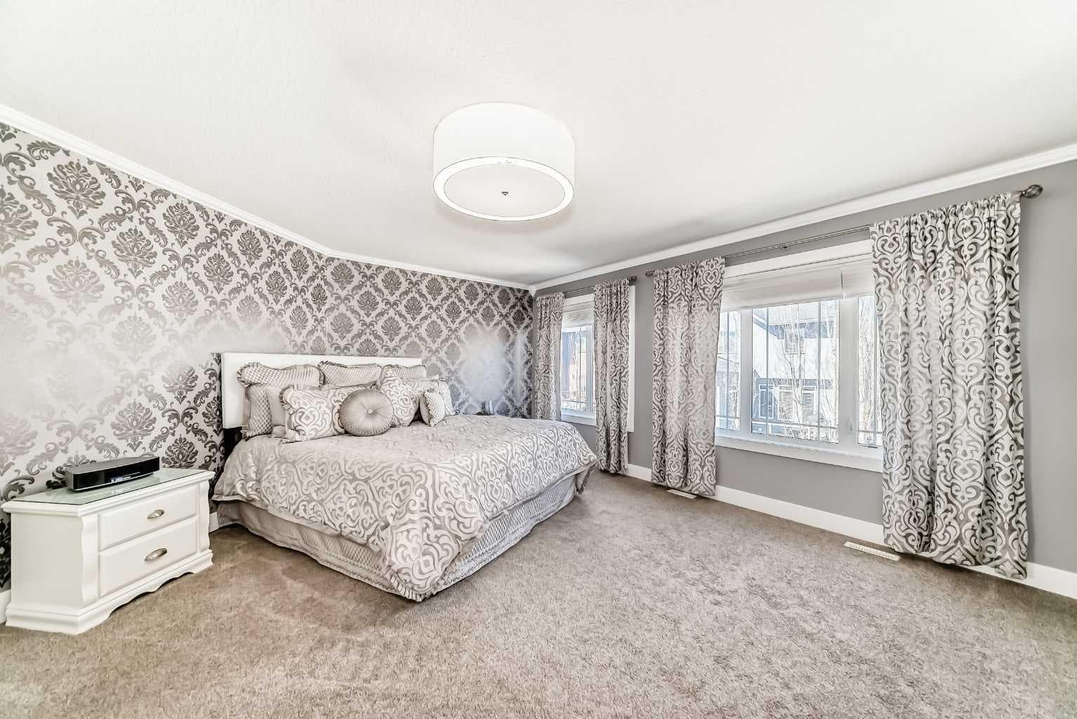 120 KINNIBURGH Circle 