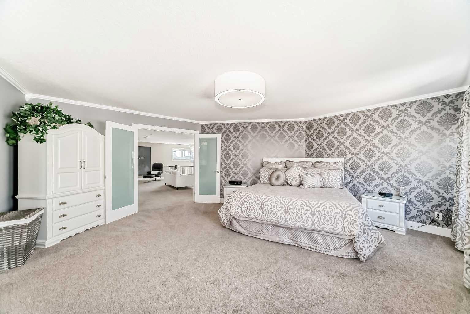 120 KINNIBURGH Circle 