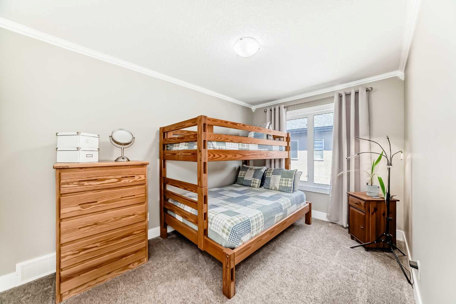 120 KINNIBURGH Circle 