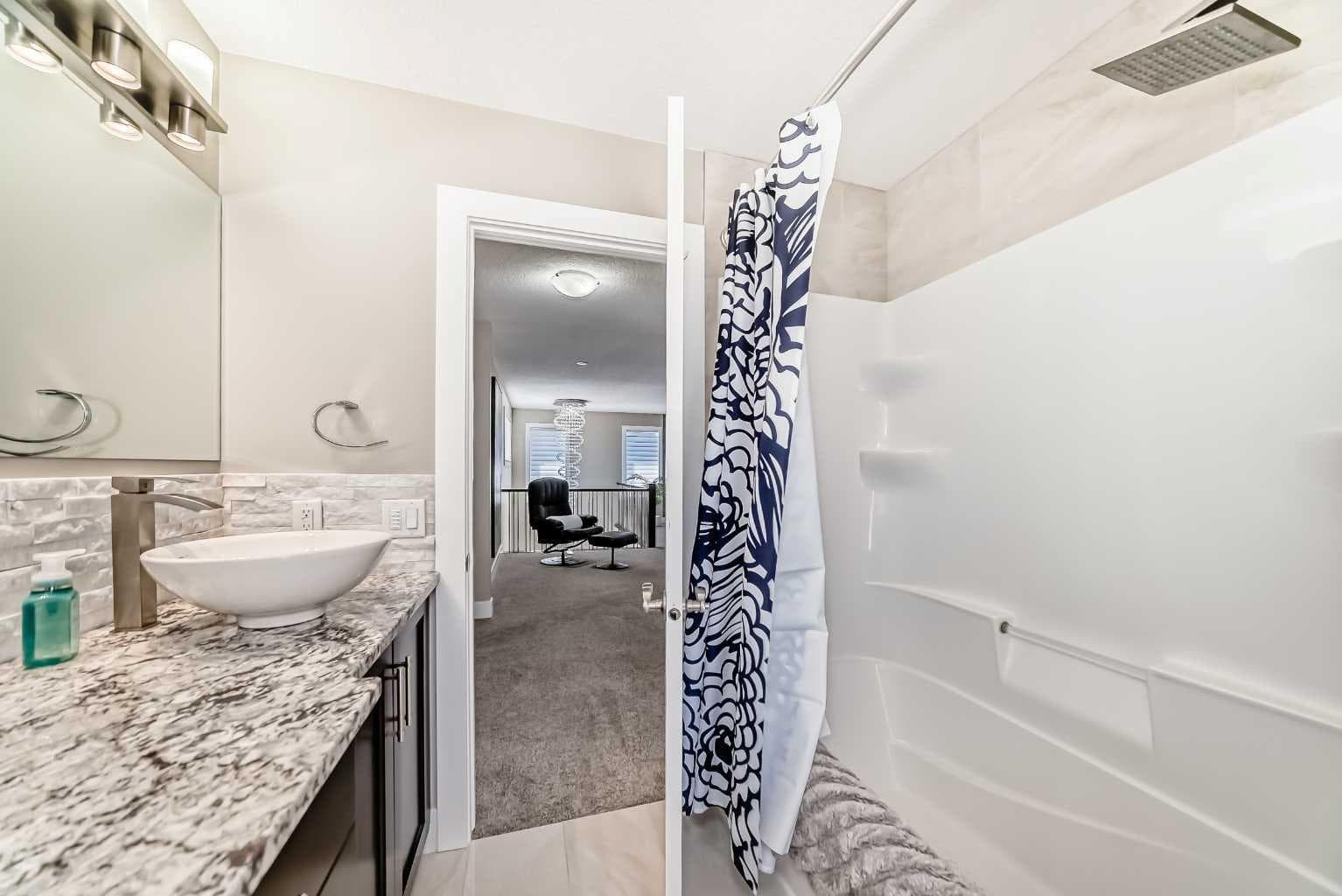 120 KINNIBURGH Circle 