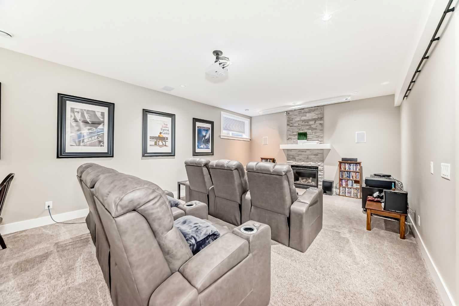 120 KINNIBURGH Circle 