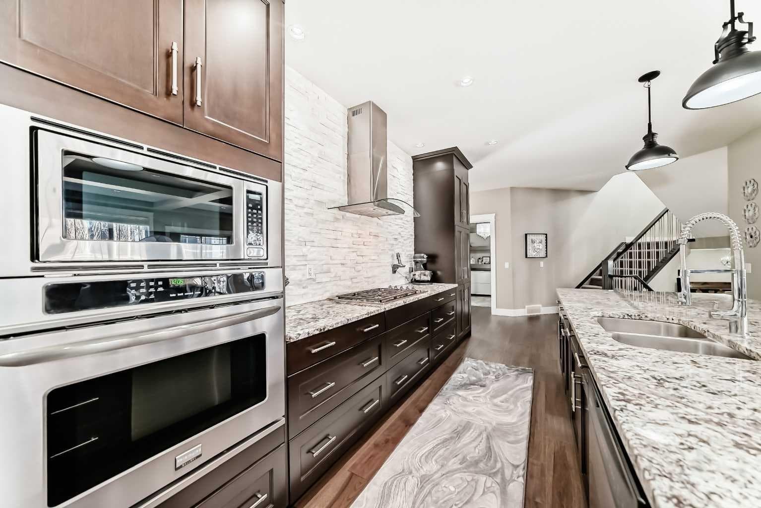 120 KINNIBURGH Circle 