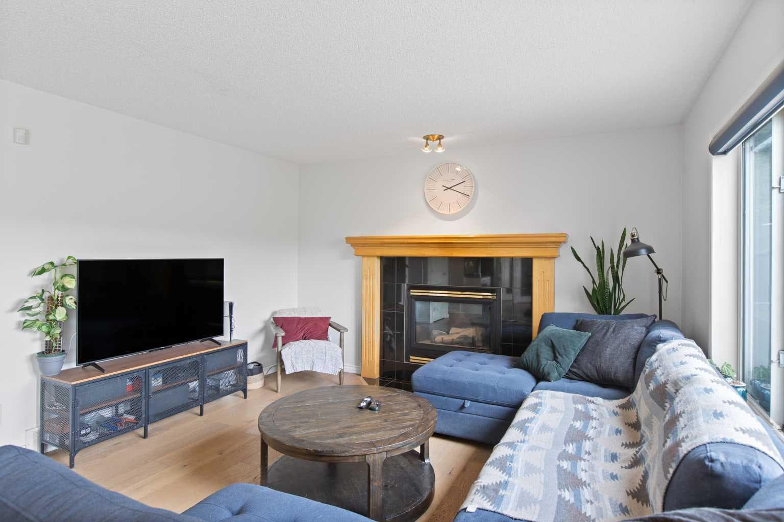 81 Royal Crest Terrace NW