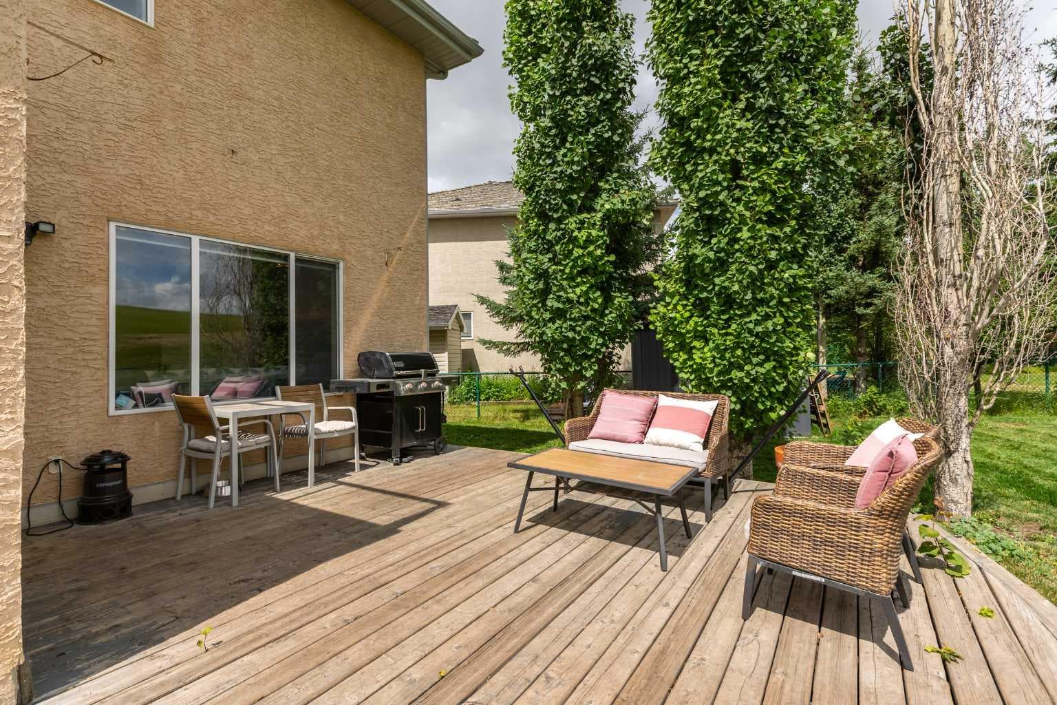 81 Royal Crest Terrace NW