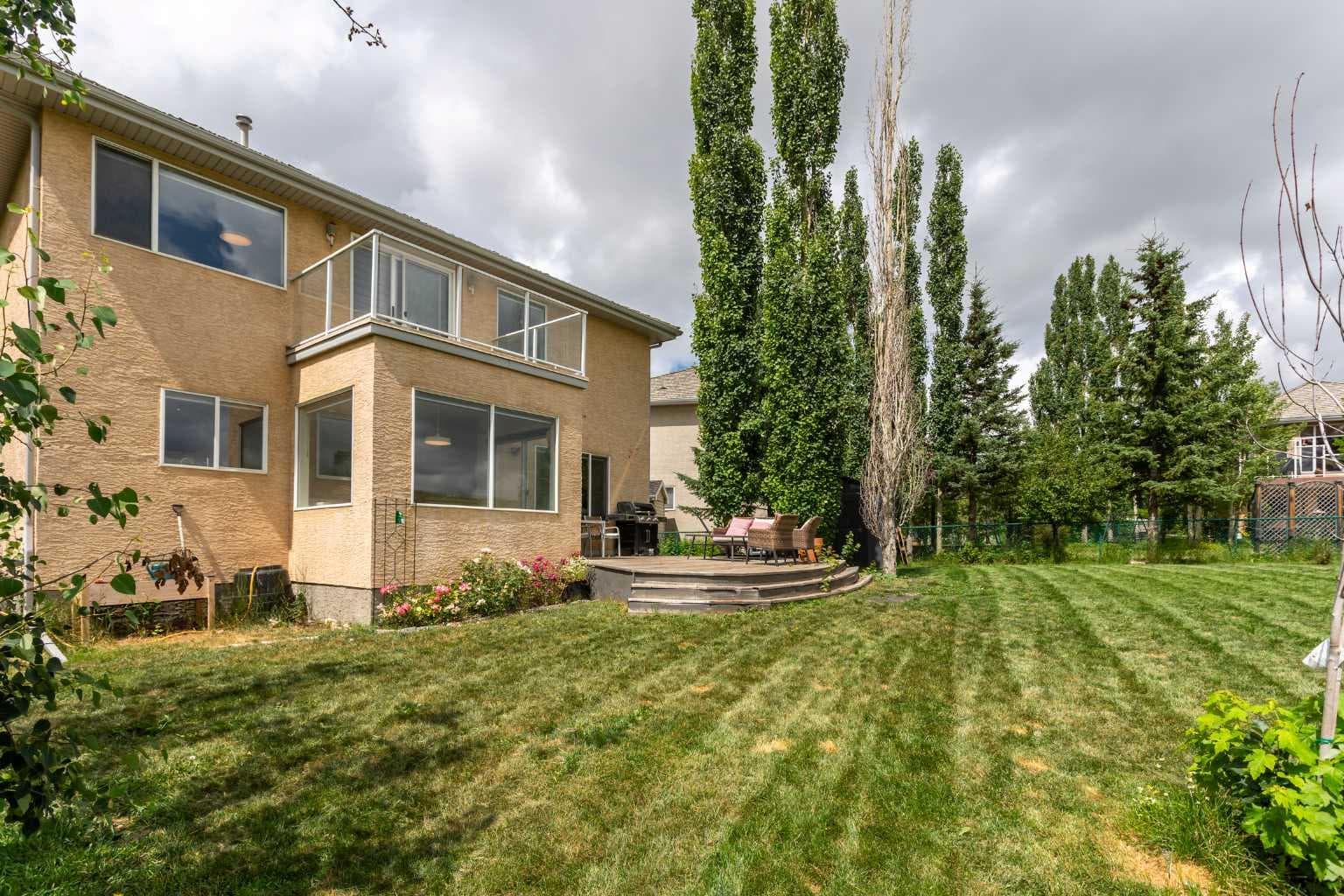 81 Royal Crest Terrace NW