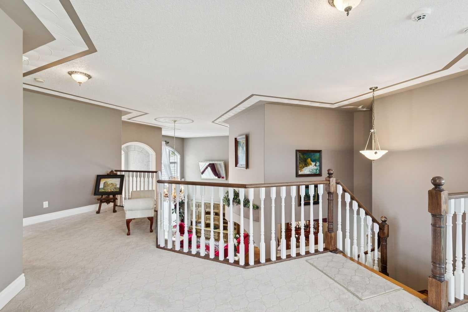85 Mt Douglas Circle SE