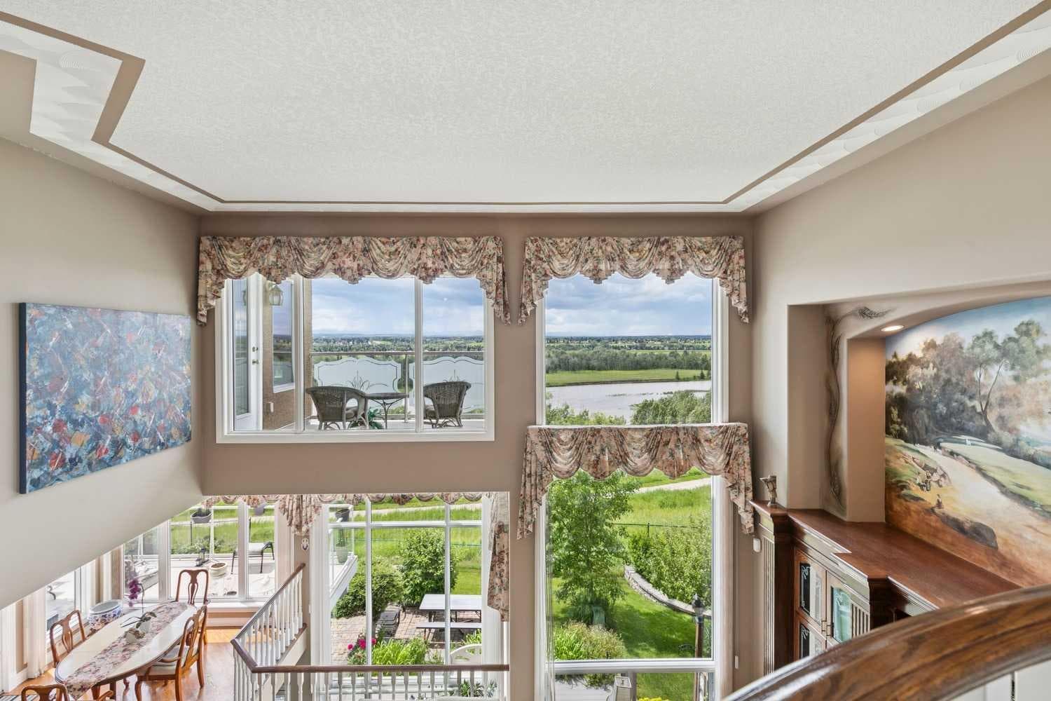85 Mt Douglas Circle SE