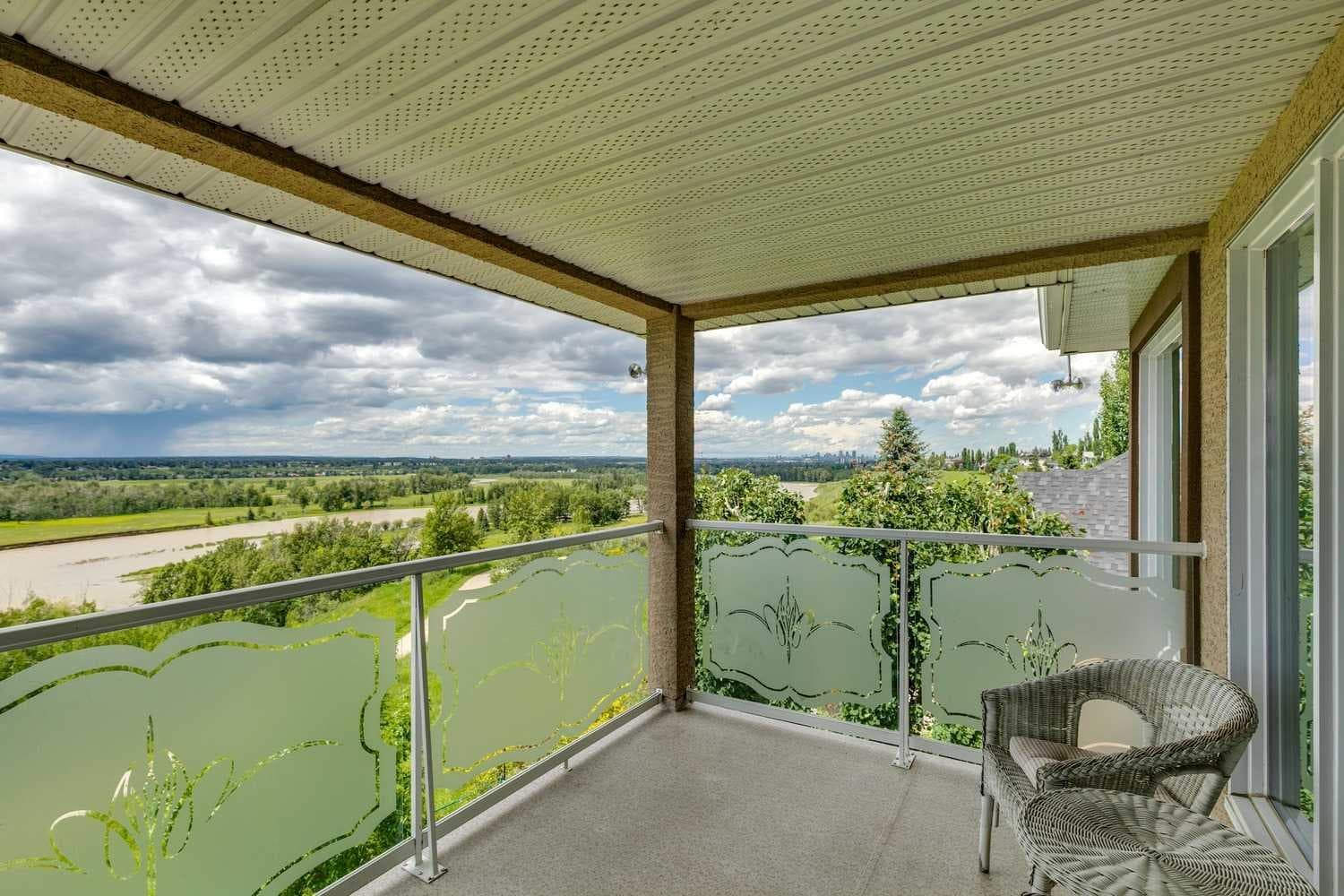 85 Mt Douglas Circle SE