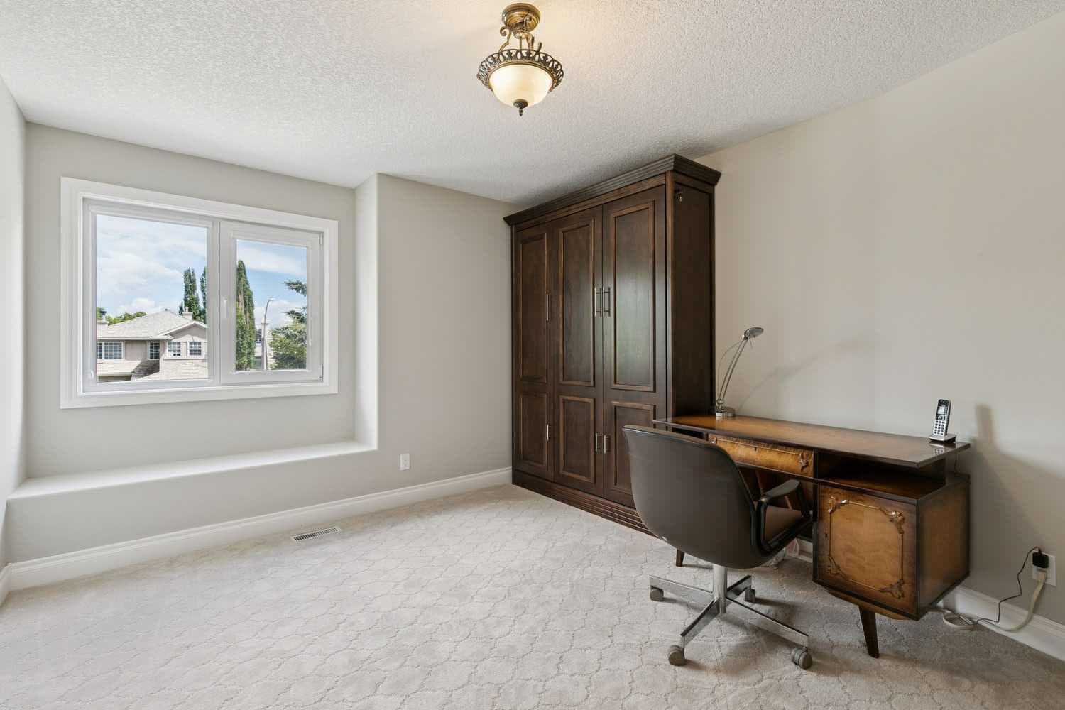 85 Mt Douglas Circle SE
