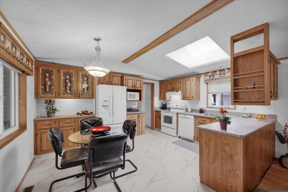 62, 99 Arbour Lake Drive  