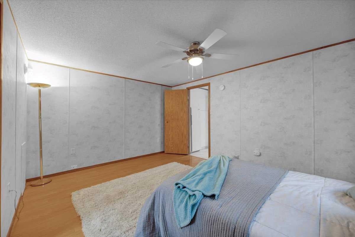62, 99 Arbour Lake Drive  