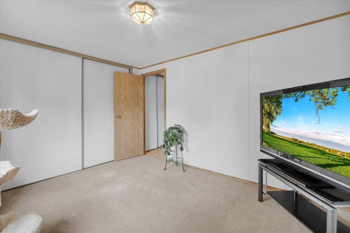 62, 99 Arbour Lake Drive  