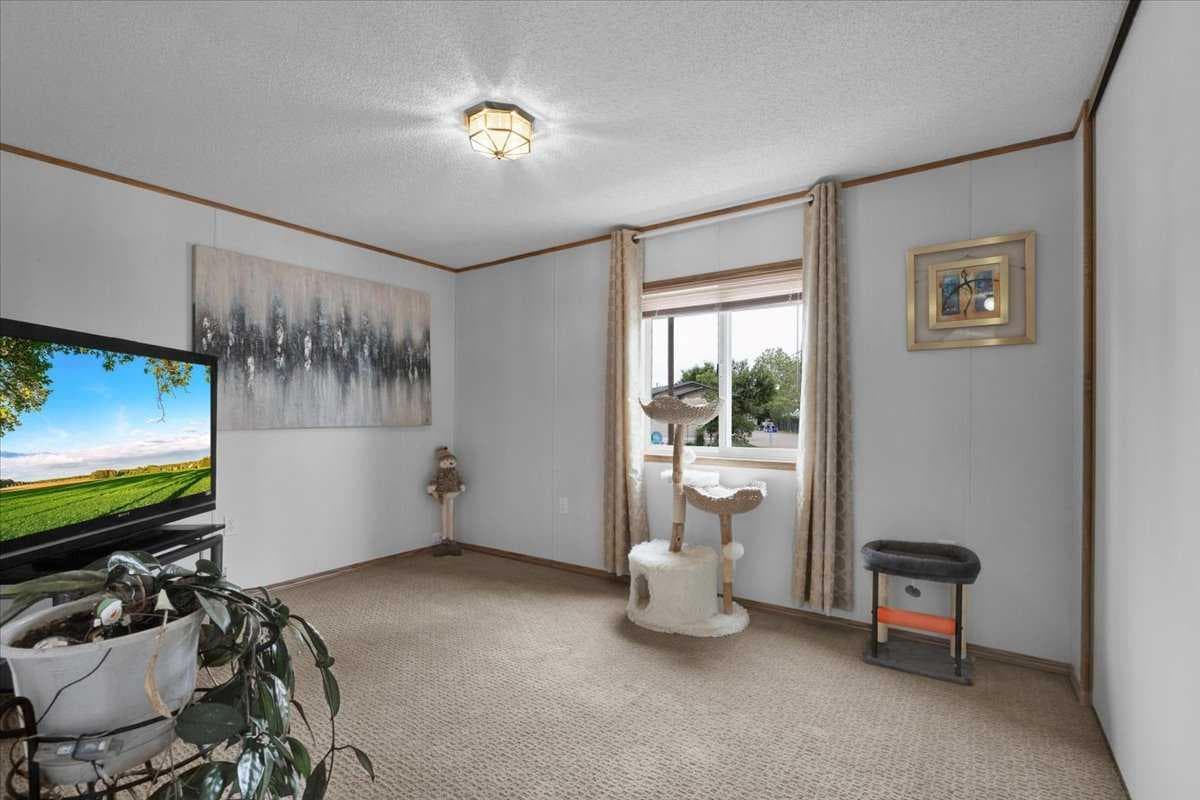 62, 99 Arbour Lake Drive  
