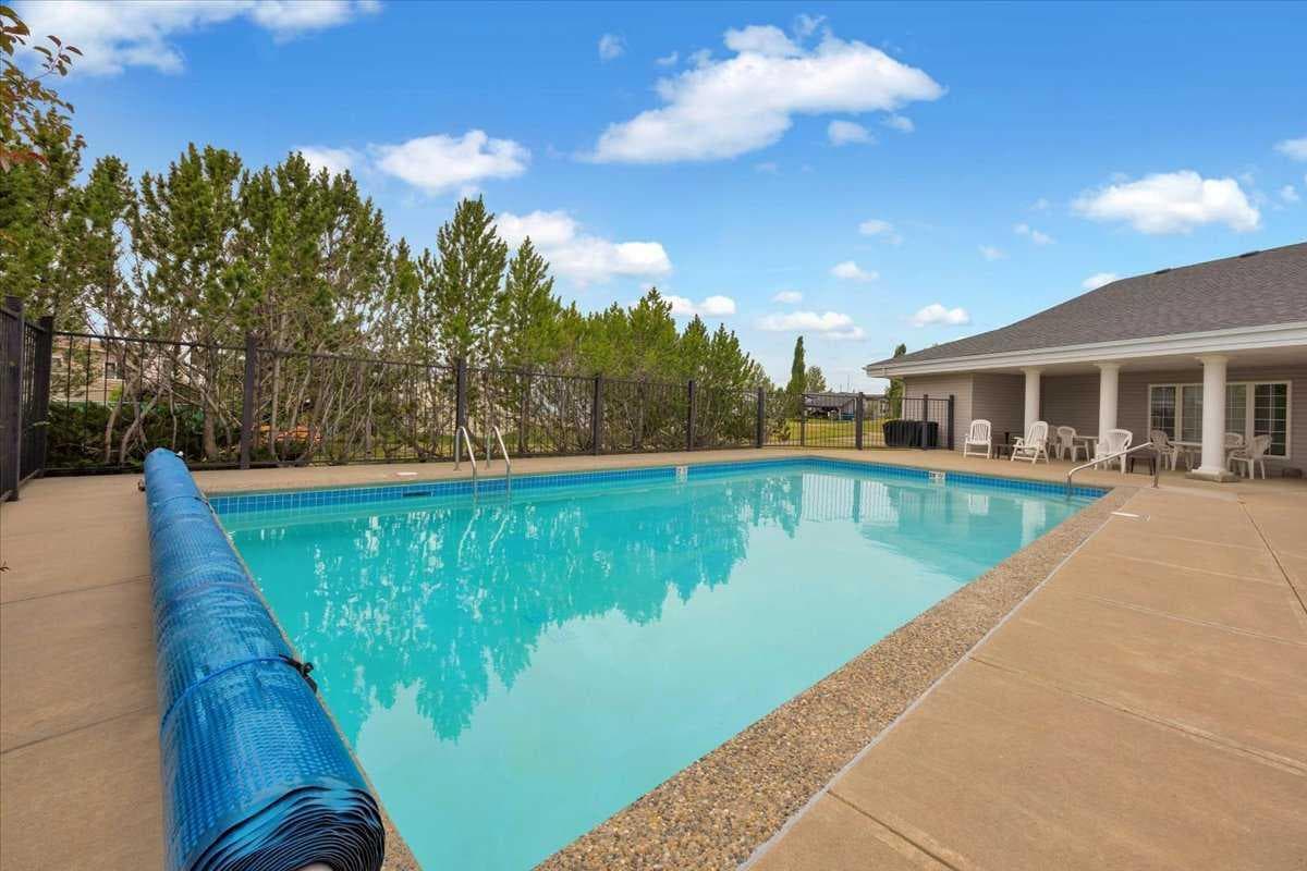 62, 99 Arbour Lake Drive  