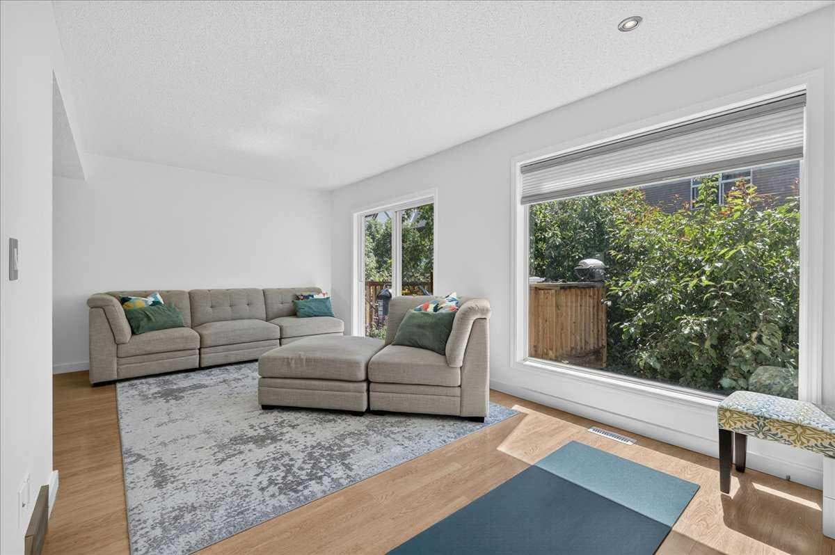 137 Bridlewood Lane SW