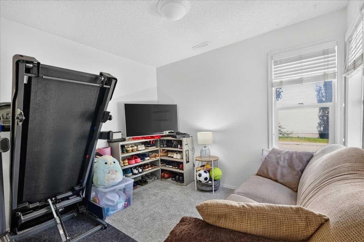 137 Bridlewood Lane SW