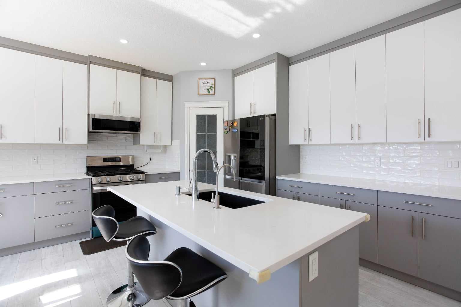 1925 Luxstone Park SW