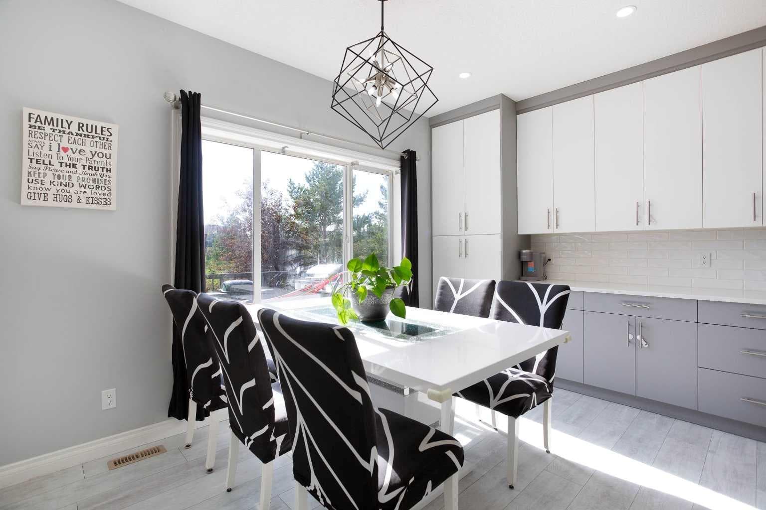 1925 Luxstone Park SW