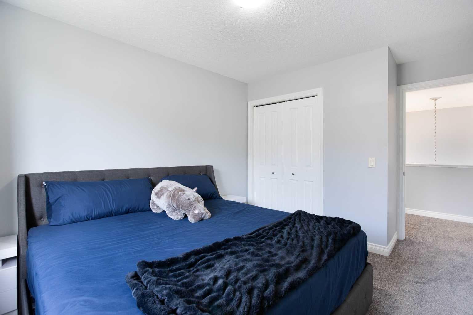1925 Luxstone Park SW