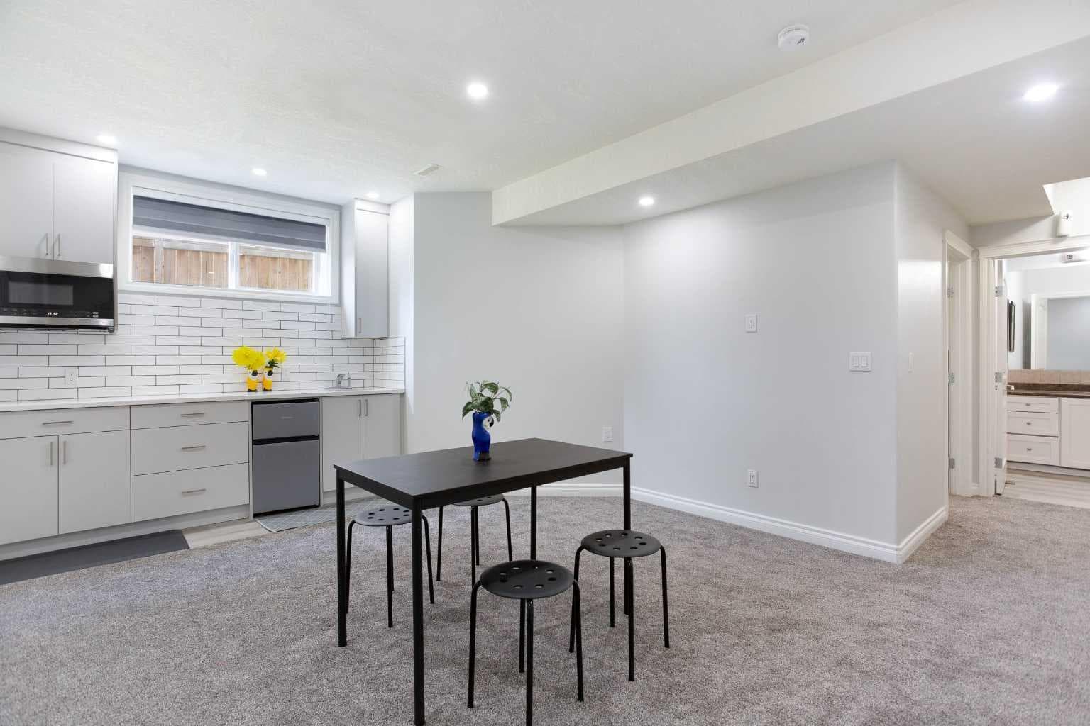 1925 Luxstone Park SW