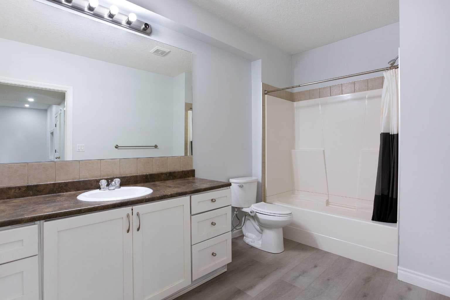 1925 Luxstone Park SW