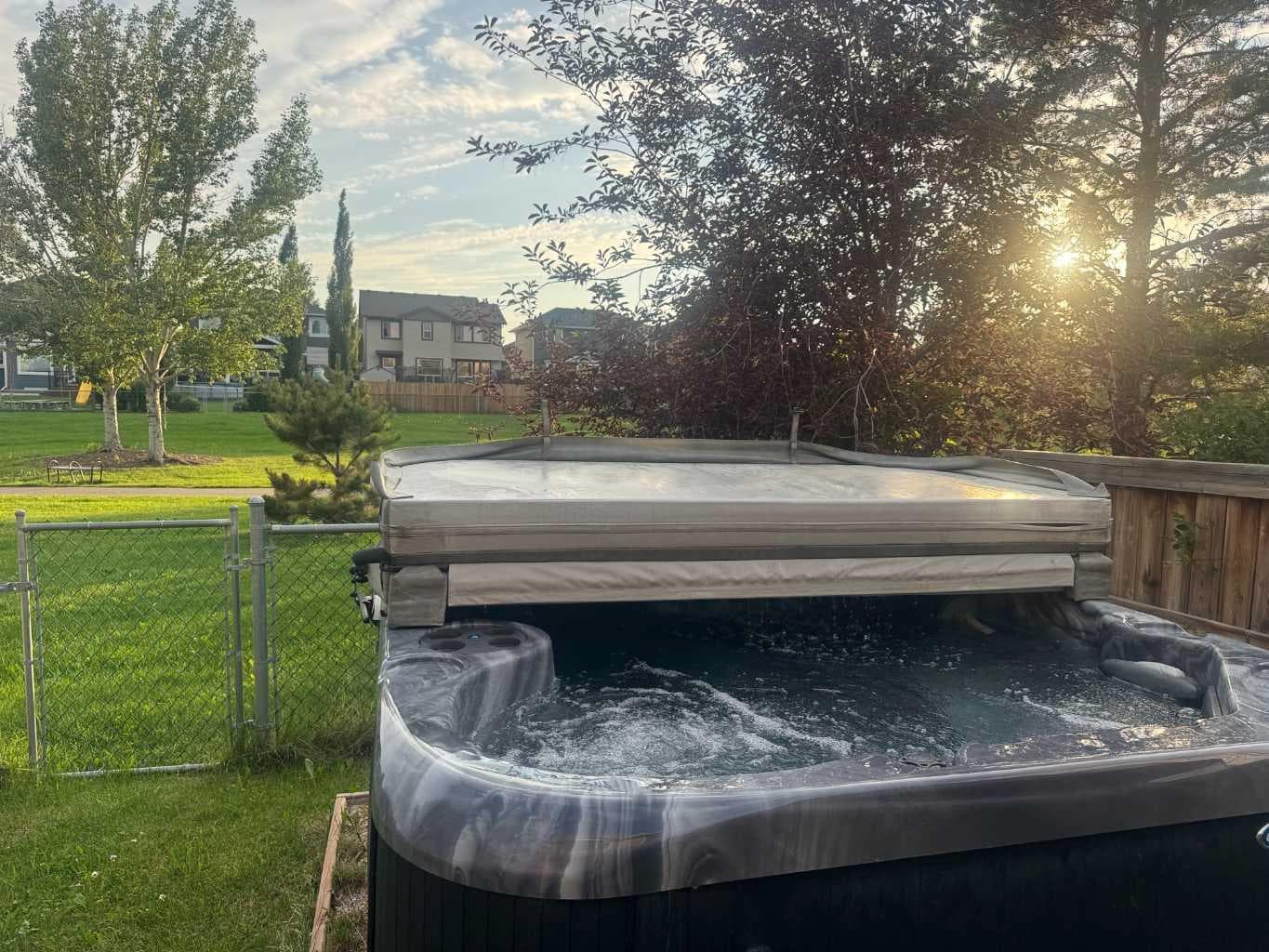 1925 Luxstone Park SW