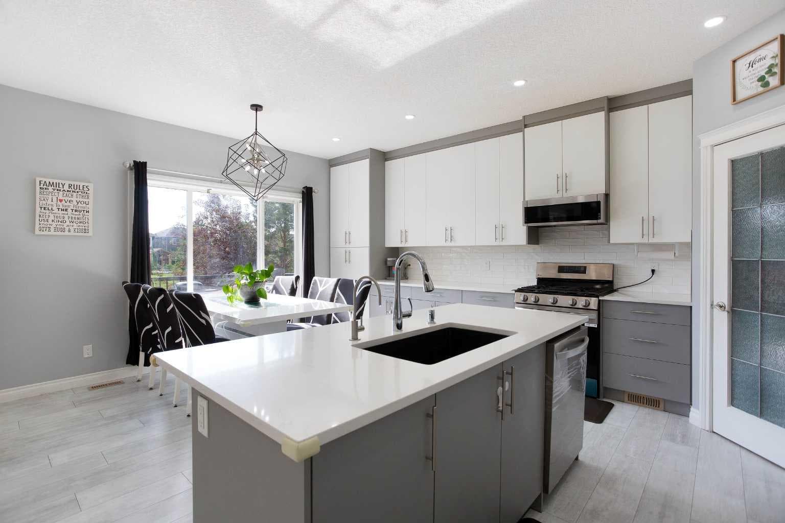 1925 Luxstone Park SW