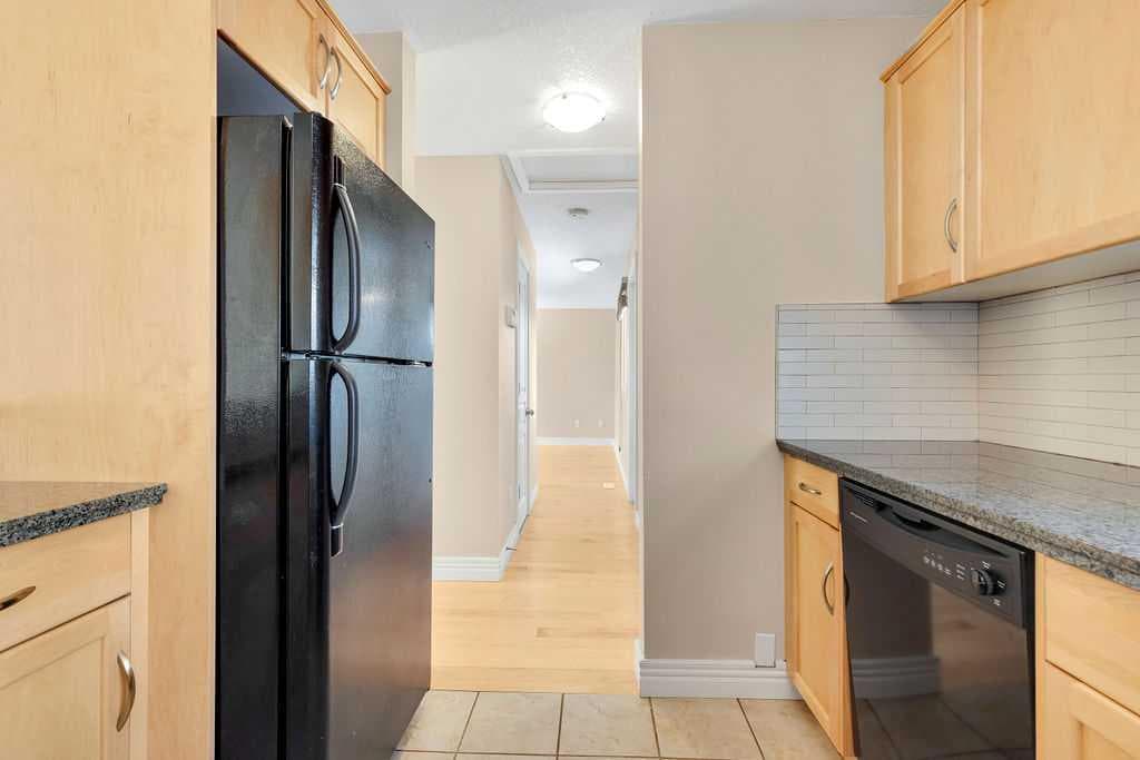 252, 66 Glamis Green SW