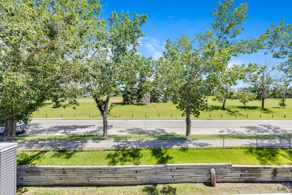252, 66 Glamis Green SW